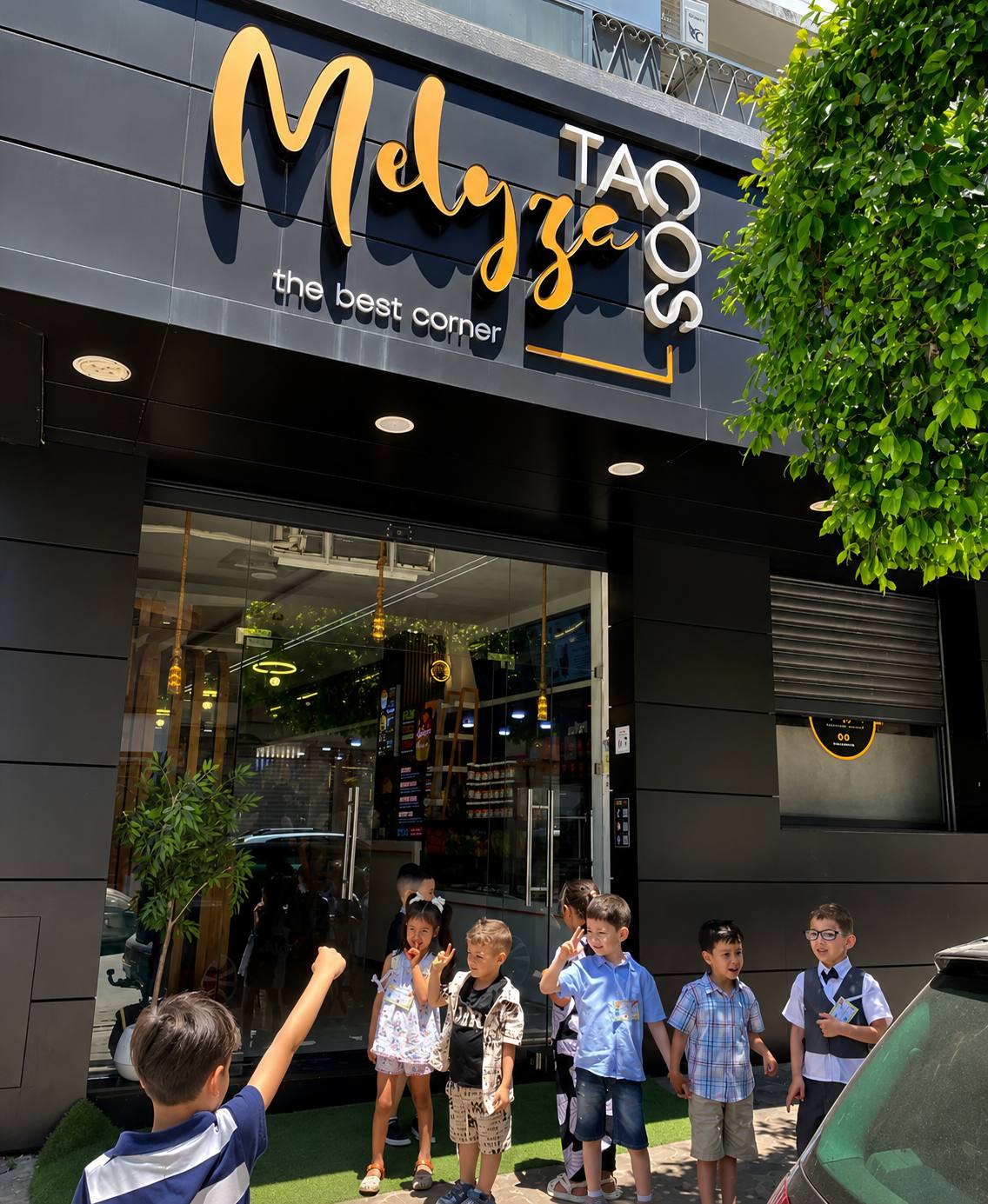 La devanture du restaurant Melyza Tacos à Tizi Ouzou